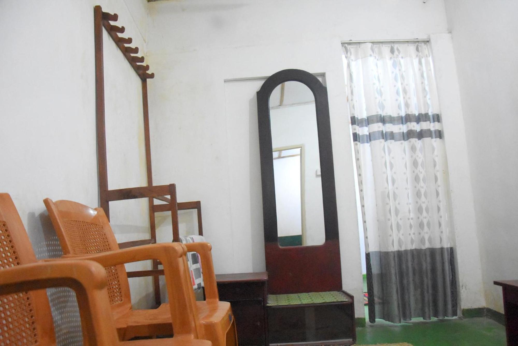 Meera Homestay & Guest House Anuradhapura Buitenkant foto