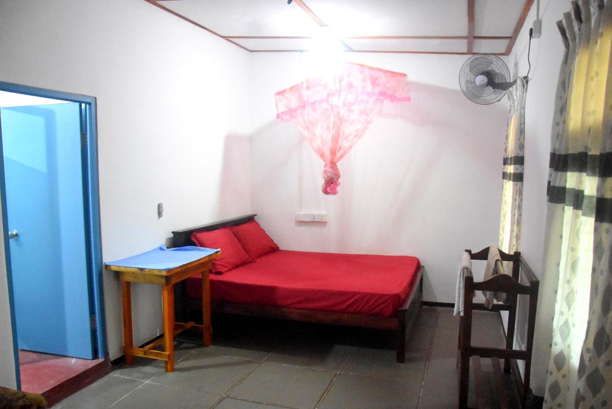 Meera Homestay & Guest House Anuradhapura Buitenkant foto