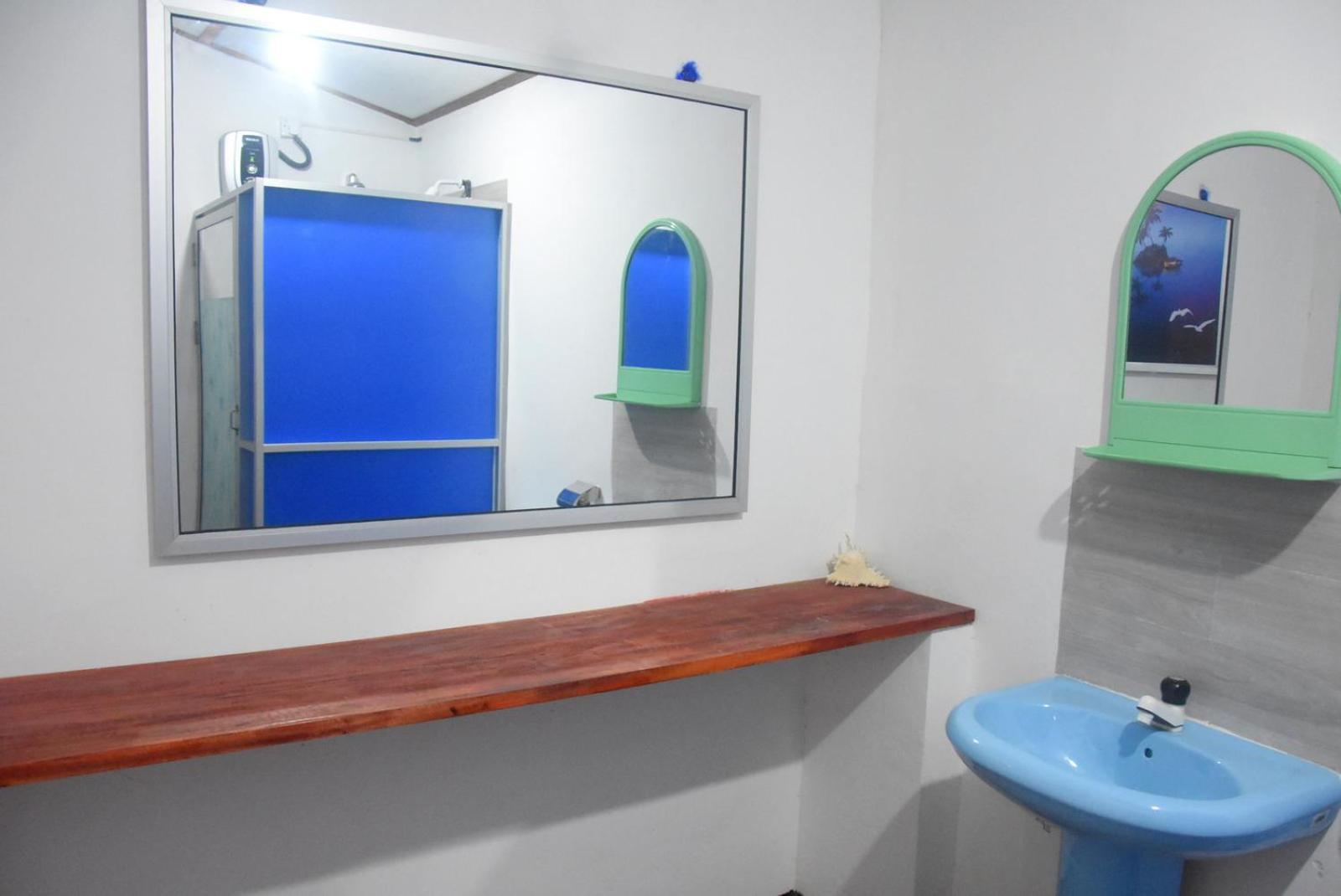 Meera Homestay & Guest House Anuradhapura Buitenkant foto