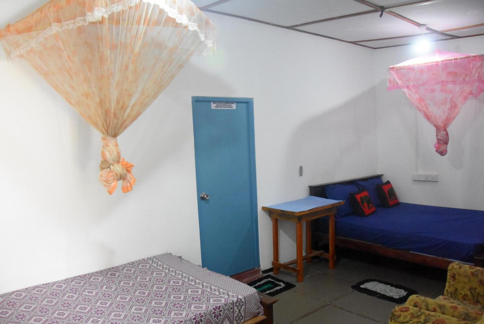 Meera Homestay & Guest House Anuradhapura Buitenkant foto
