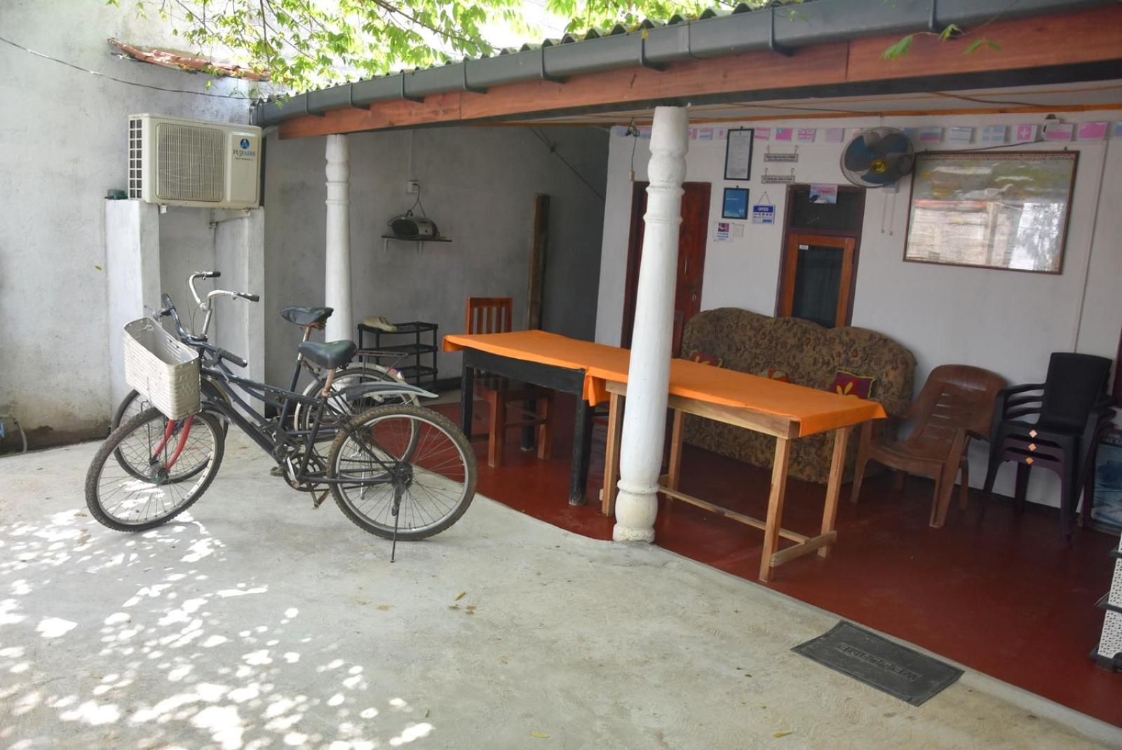 Meera Homestay & Guest House Anuradhapura Buitenkant foto