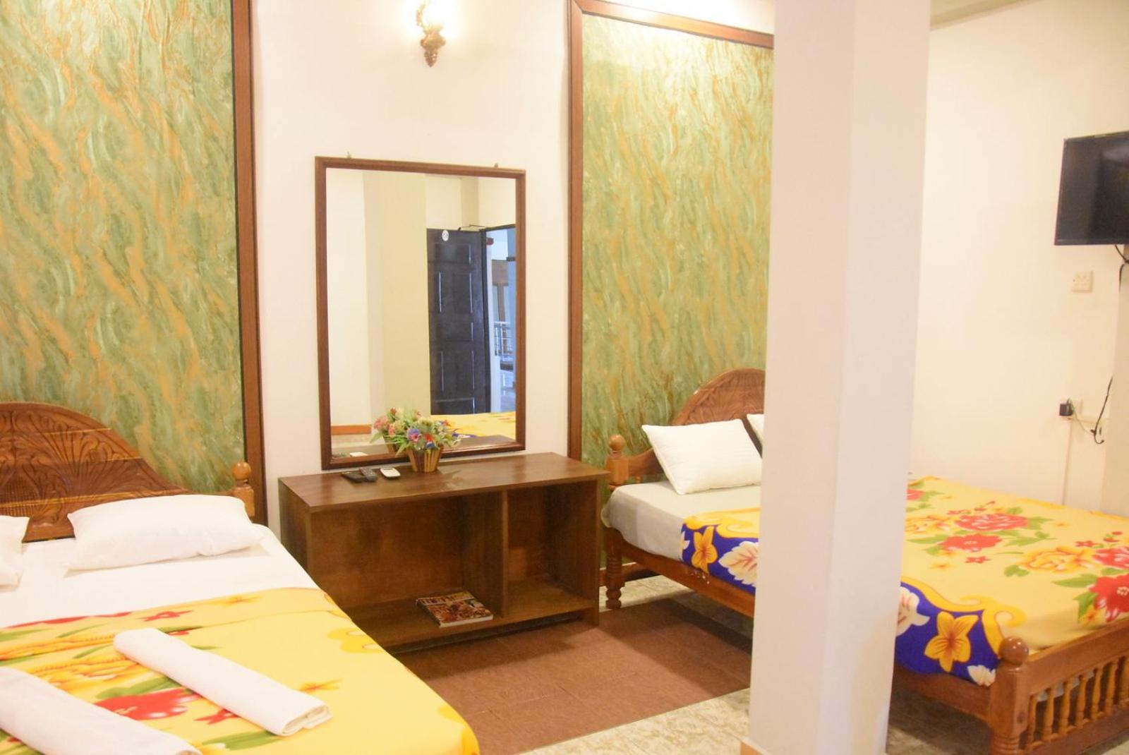 Meera Homestay & Guest House Anuradhapura Buitenkant foto
