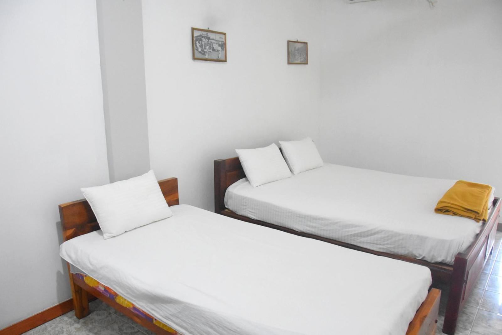 Meera Homestay & Guest House Anuradhapura Buitenkant foto